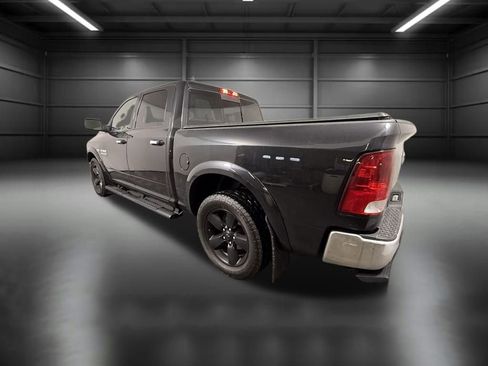 Used 2018 RAM 1500 SLT image 4