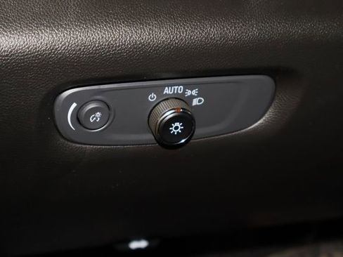 Used 2023 Chevrolet Traverse High Country image 24