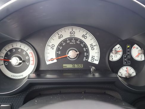 Used 2007 Toyota FJ Cruiser 4WD image 2