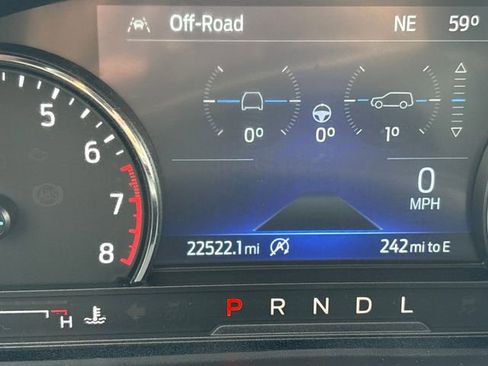 Used 2024 Ford Explorer XLT AWD/4WD image 19