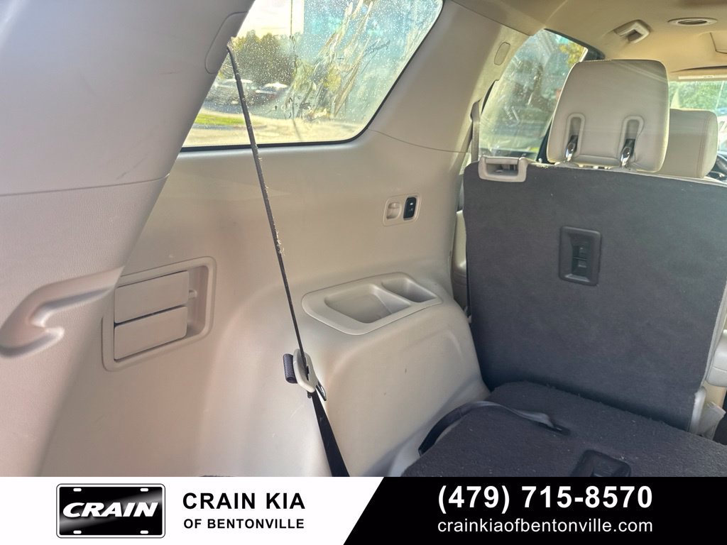 Used 2017 GMC Acadia Denali w/ Technology Package FWD image 23