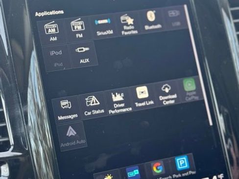 Used 2017 Volvo XC90 T6 Momentum w/ Vision Package image 11