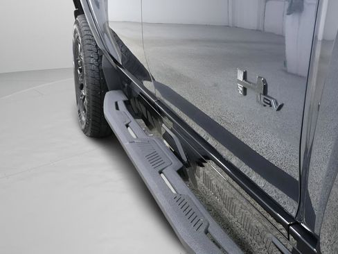 Used 2025 GMC Hummer EV 3X w/ LPO, Illumination Package image 36