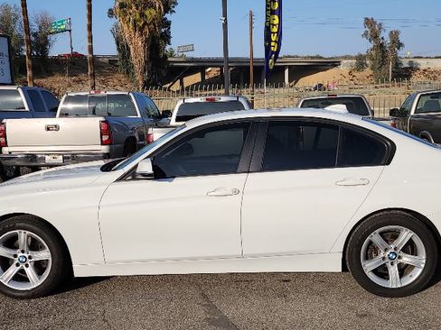 Used 2015 BMW 320i Sedan image 2
