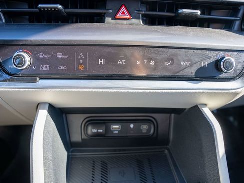 Used 2024 Kia Sportage EX image 25