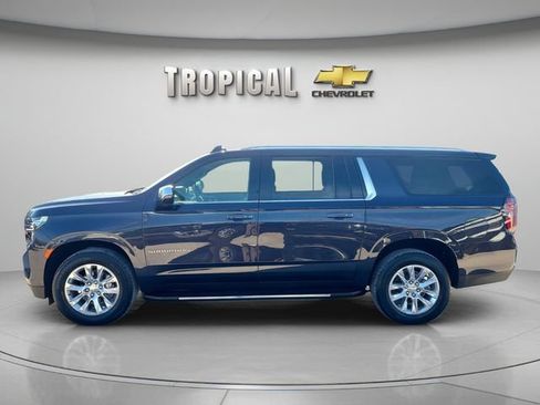 Used 2024 Chevrolet Suburban Premier RWD image 2