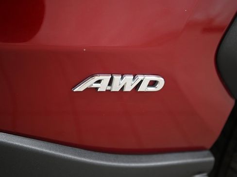 Used 2020 Toyota RAV4 LE image 18