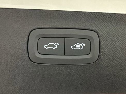 Used 2026 Volvo XC90 B6 Plus w/ Protection Package image 31