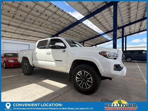 Used 2021 Toyota Tacoma TRD Sport w/ Technology Package image 4