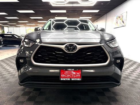 Used 2020 Toyota Highlander LE FWD image 4