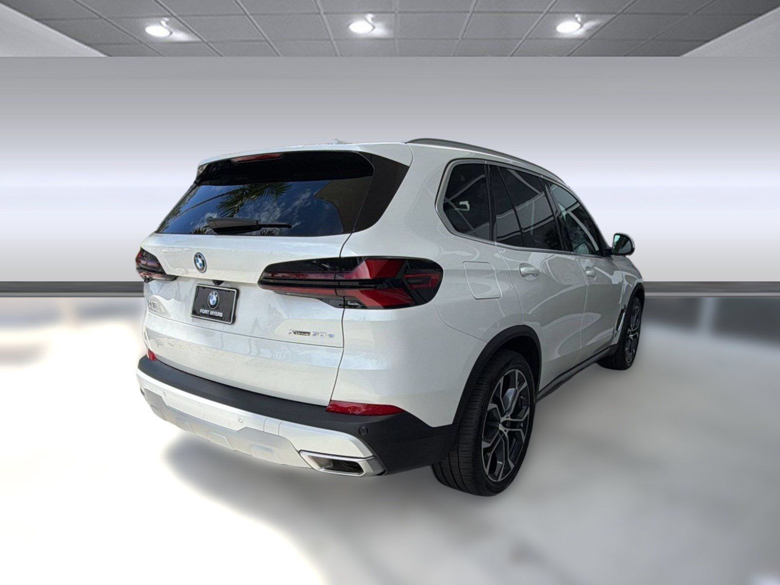 Used 2026 BMW X5 xDrive50e AWD/4WD image 8