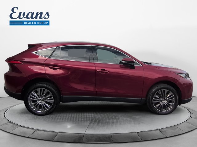 Used 2023 Toyota Venza XLE AWD/4WD image 9