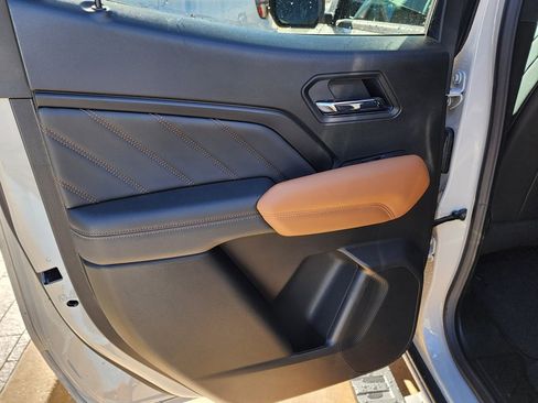 New 2026 GMC Canyon AT4 image 43