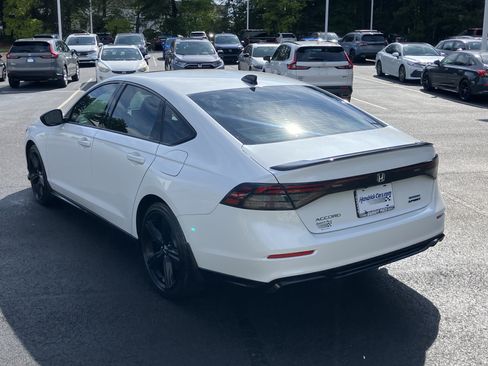 Used 2025 Honda Accord Sport image 8