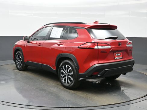 Used 2024 Toyota Corolla Cross SE image 4