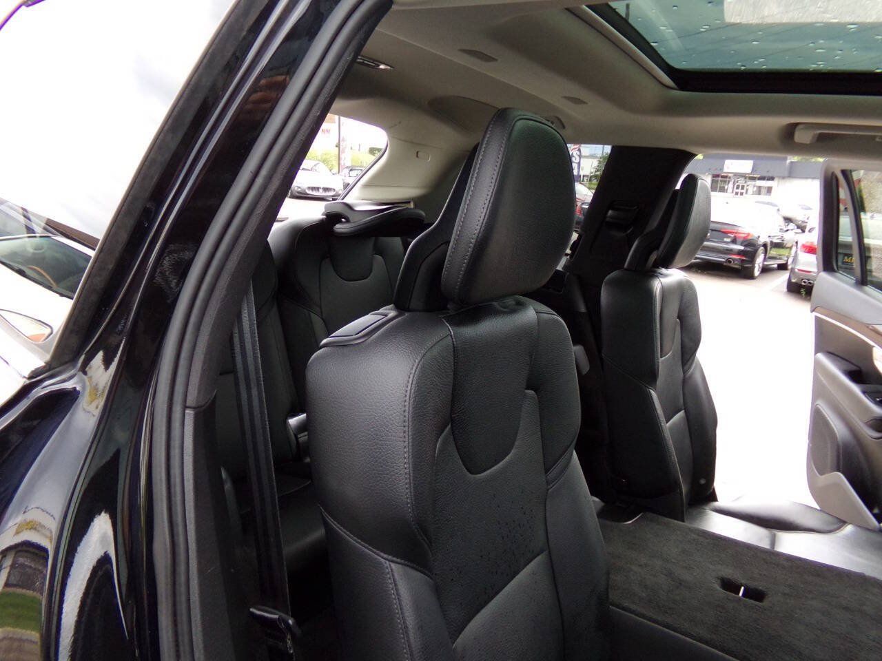 Used 2016 Volvo XC90 T6 Momentum w/ Momentum Plus Package AWD/4WD image 25