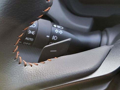 Certified 2025 Subaru Crosstrek 2.5i Limited w/ Crosstrek Mirror Package image 28