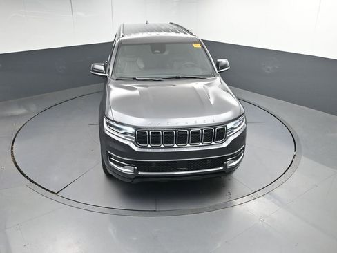 Used 2024 Jeep Wagoneer 2WD image 39