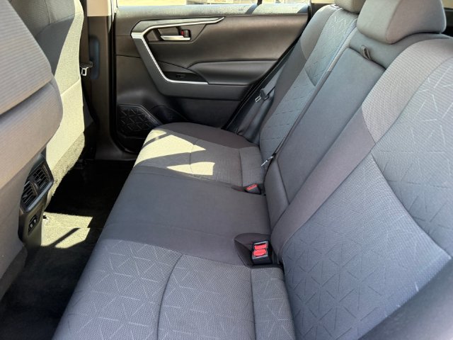 Used 2021 Toyota RAV4 XLE AWD/4WD image 27