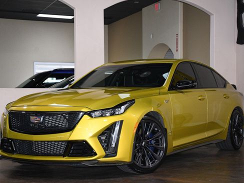 Used 2024 Cadillac CT5 V Blackwing w/ Carbon Fiber Package 2 RWD image 4
