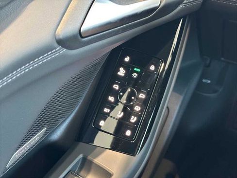 New 2025 Audi A6 e-tron Premium Plus image 38