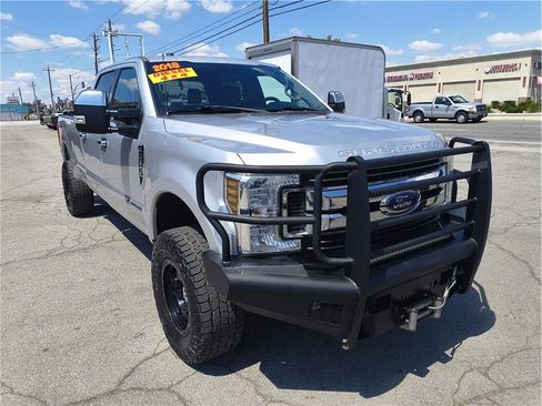 Used 2018 Ford F250 XLT image 2