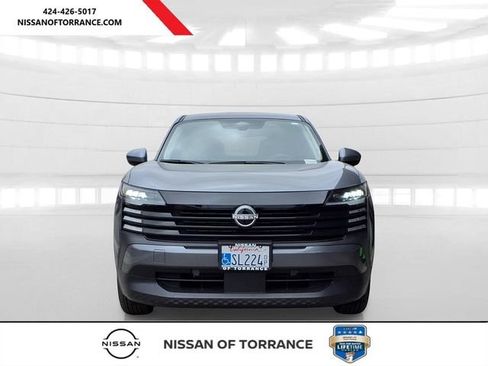 Used 2025 Nissan Kicks SV FWD image 2