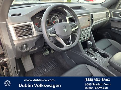 Used 2021 Volkswagen Atlas Cross Sport SE w/ Panoramic Sunroof Package image 16