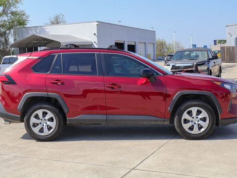 Used 2020 Toyota RAV4 LE image 5