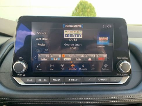 Used 2023 Nissan Rogue SV image 11