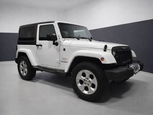 Used 2015 Jeep Wrangler Sahara w/ Connectivity Group image 7