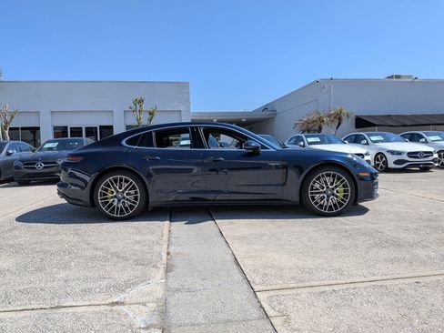 Used 2021 Porsche Panamera 4S image 8