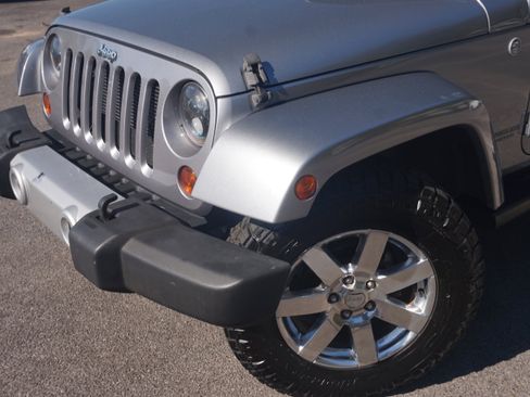 Used 2013 Jeep Wrangler Unlimited Sahara w/ Connectivity Group image 13