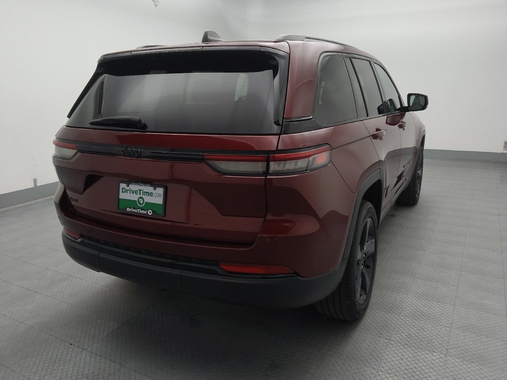 Used 2023 Jeep Grand Cherokee Altitude AWD/4WD image 7