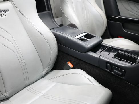 Used 2016 Aston Martin V8 Vantage S RWD image 52