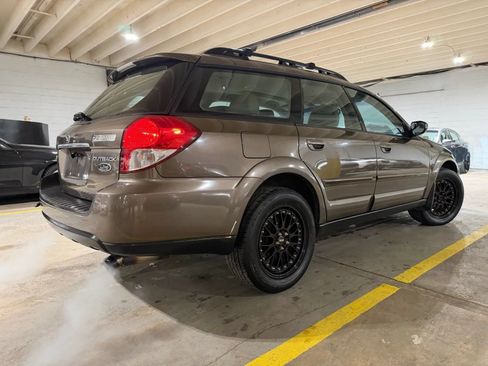 Used 2008 Subaru Outback 2.5i Limited AWD/4WD image 4