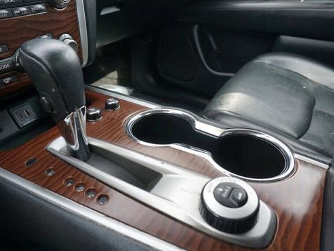 Used 2020 Nissan Pathfinder Platinum image 24