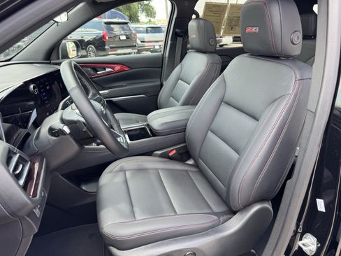 Used 2025 Chevrolet Traverse Z71 w/ Driver Confidence Package AWD/4WD image 29