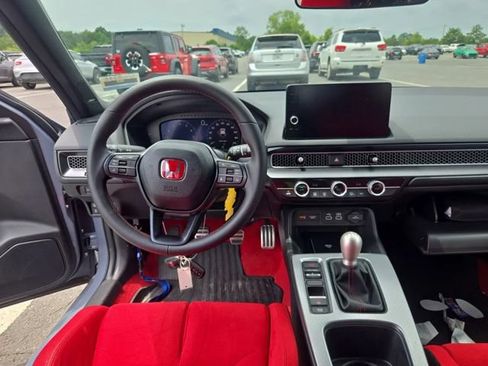 Used 2025 Honda Civic Type R image 6