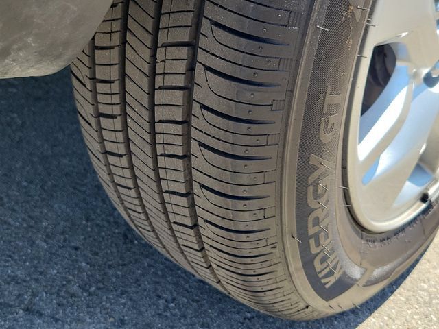 Certified 2026 Hyundai Venue SE FWD image 28