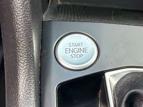 Used 2022 Volkswagen Taos SE image 33