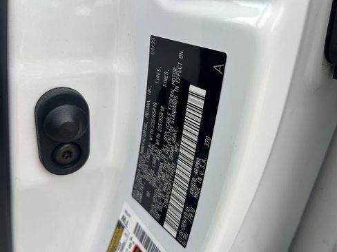 Used 2023 Toyota Highlander XLE image 10