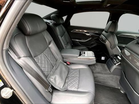 Used 2024 Audi S8 w/ S8 Comfort Plus Package AWD/4WD image 29