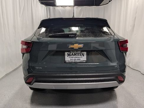 New 2026 Chevrolet Trax LT w/ Sunroof Package FWD image 4
