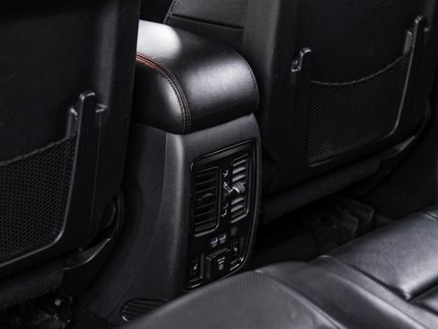 Used 2018 Dodge Durango R/T w/ Blacktop Package image 38