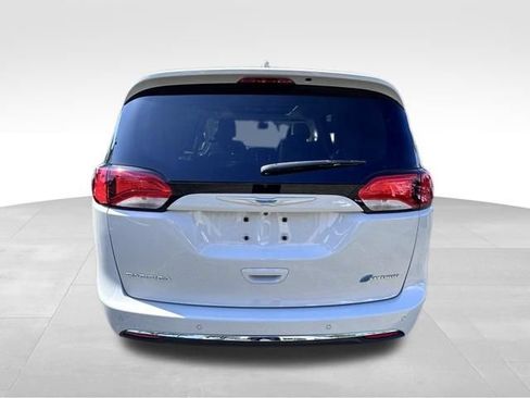 Used 2020 Chrysler Pacifica Limited w/ Advanced Safetytec Group FWD image 5