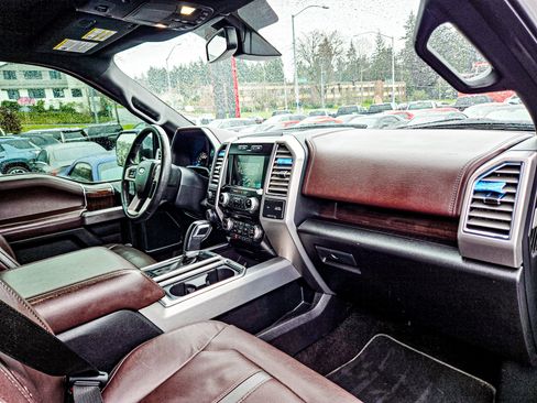 Used 2016 Ford F150 Platinum w/ Equipment Group 701A Luxury image 13