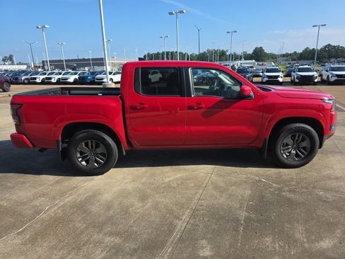 Certified 2025 Nissan Frontier SV w/ SV Convenience Package RWD image 6