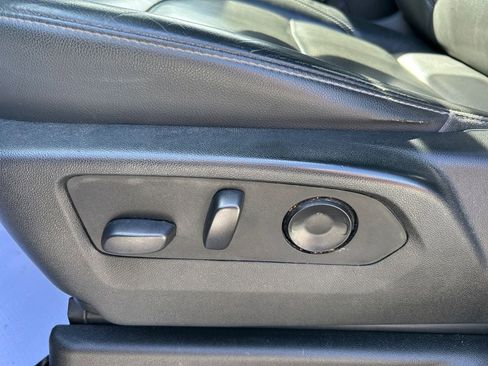 Used 2021 Chevrolet Tahoe LT w/ Luxury Package image 12