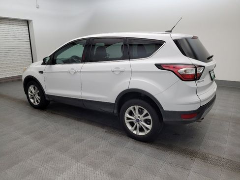 Used 2017 Ford Escape SE image 3